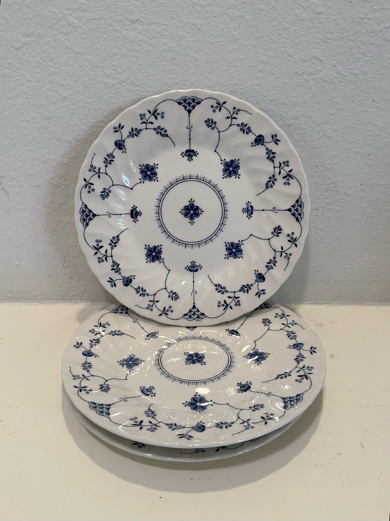 Churchill Other - Vintage Churchill Fine China Finlandia White & Blue Floral 8in Plates- Set of 4